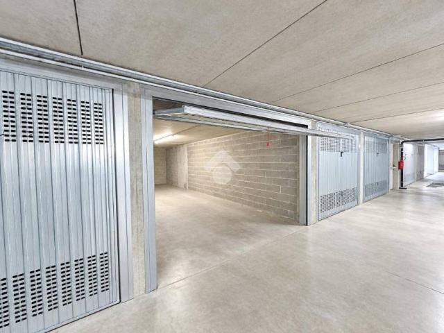 Box in vendita a Nova Milanese, Monza e della Brianza