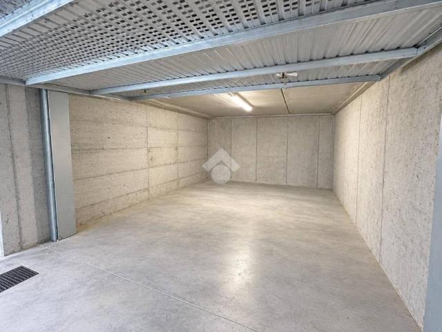 Box in vendita a Nova Milanese, Monza e della Brianza