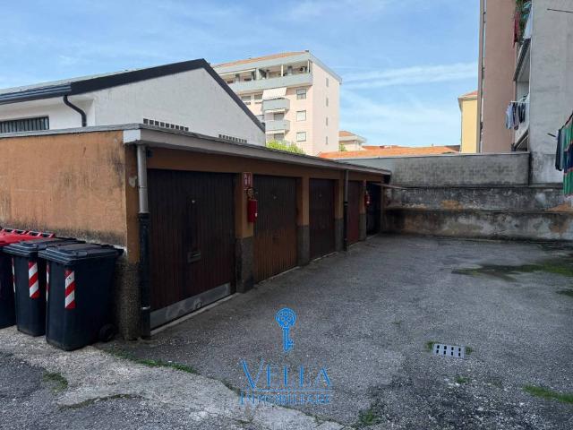Box in vendita a Porta Mortara, Novara