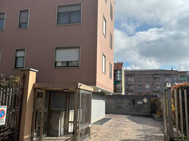 Box in vendita a Porta Mortara, Piemonte