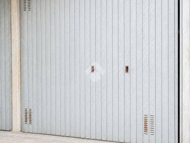 Box in vendita a Novate Milanese, Lombardia