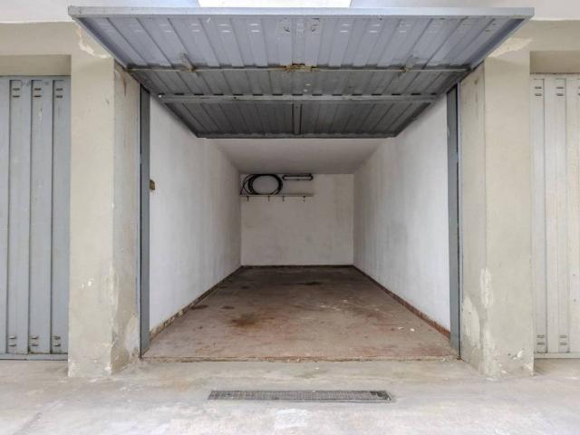 Box in vendita a Novate Milanese, Milano