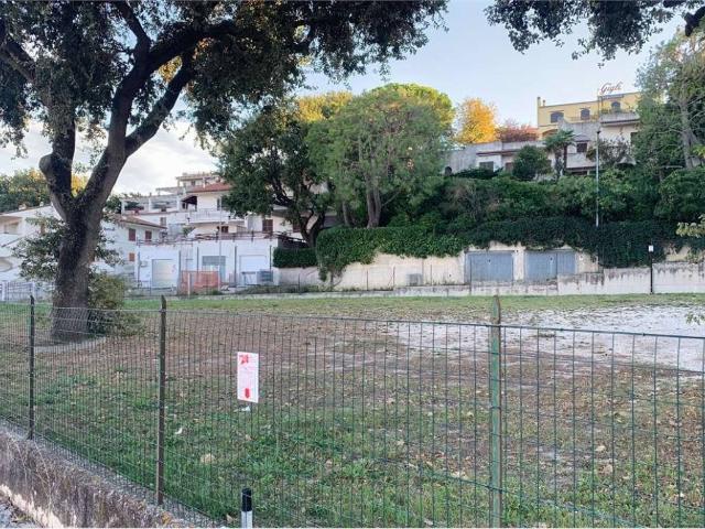 Box in vendita a Marche, Ancona