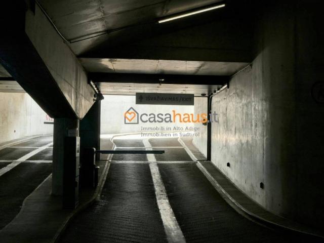 Box in vendita a Überetsch-Unterland - Oltradige-Bassa Atesina, Ora