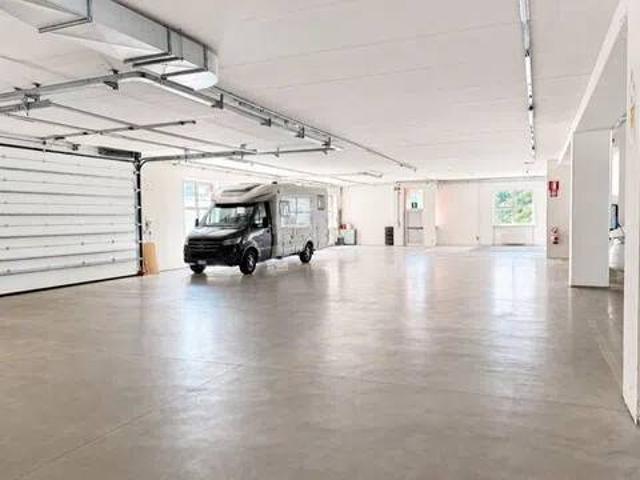 Box in vendita a Überetsch-Unterland - Oltradige-Bassa Atesina, Ora