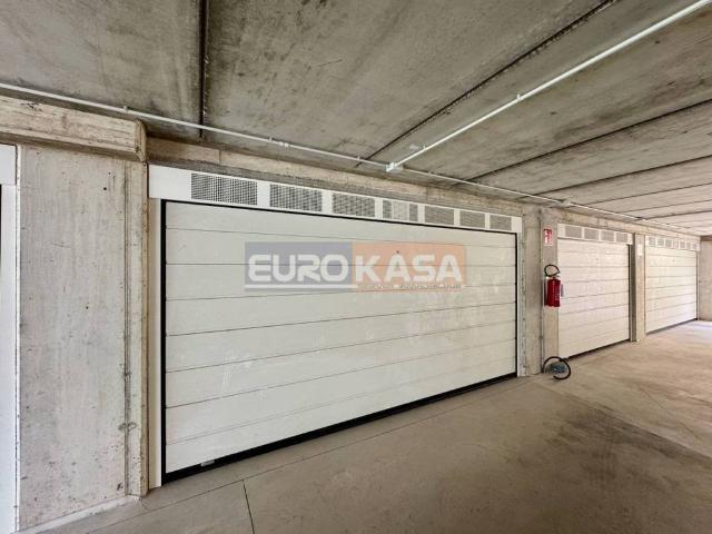 Box in vendita a Osio Sopra, Lombardia
