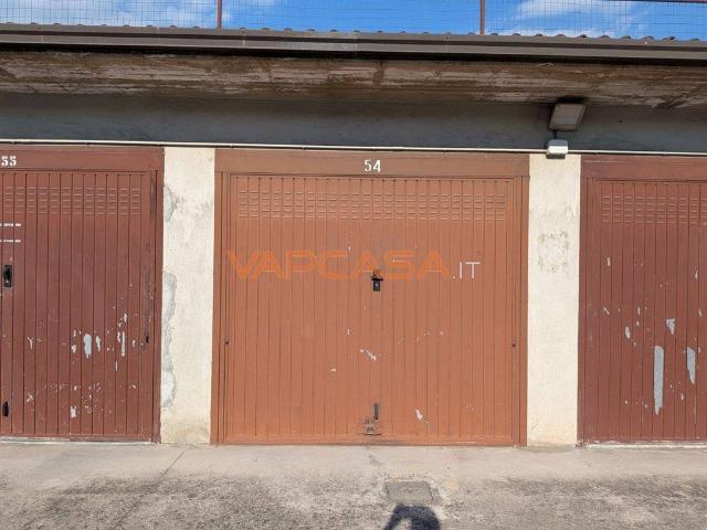 Box in vendita a Osio Sotto, Lombardia