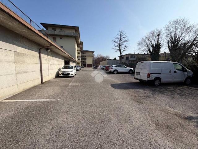 Box in vendita a Osio Sotto, Bergamo