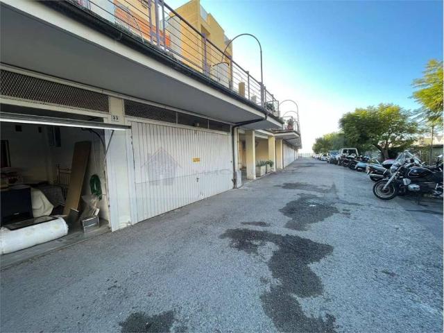 Box in vendita a Ospedaletti, Liguria