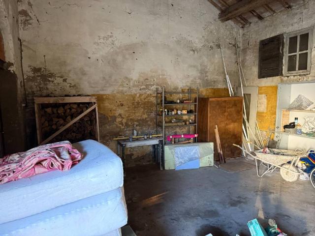 Box in vendita a Ostiglia, Lombardia