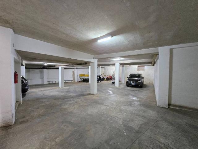 Box in vendita a Puglia, Brindisi