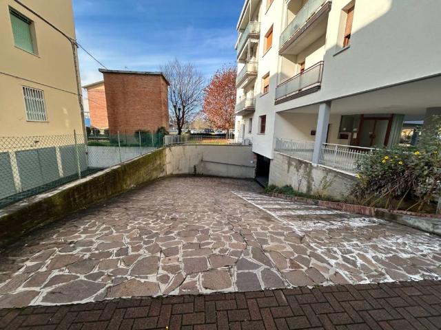 Box in vendita a Unione dei comuni Savena-Idice, Ozzano Dell'emilia