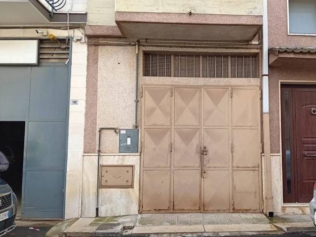 Box in vendita a Puglia, Bari