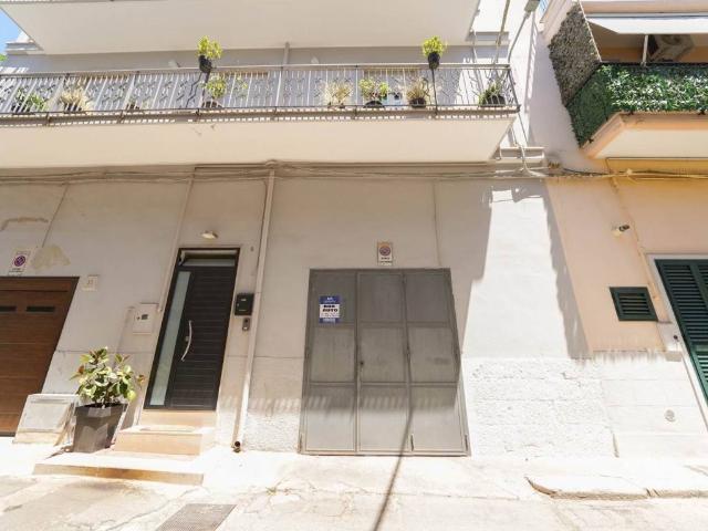 Box in vendita a Palo Del Colle, Bari