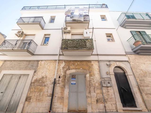 Box in vendita a Palo Del Colle, Bari