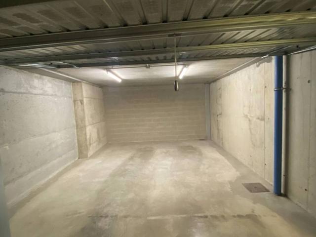 Box in vendita a Parabiago, Lombardia