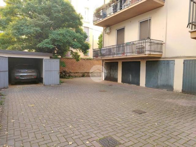 Box in vendita a Lubiana, Sorbolo