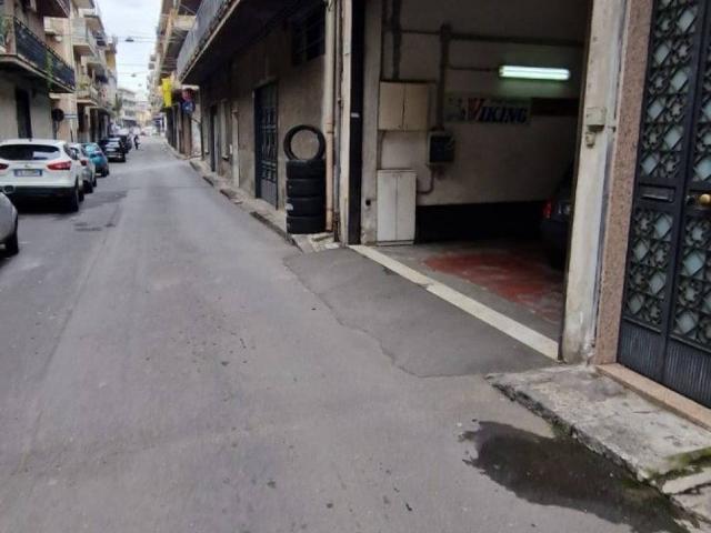 Box in vendita a Paternò, Sicilia