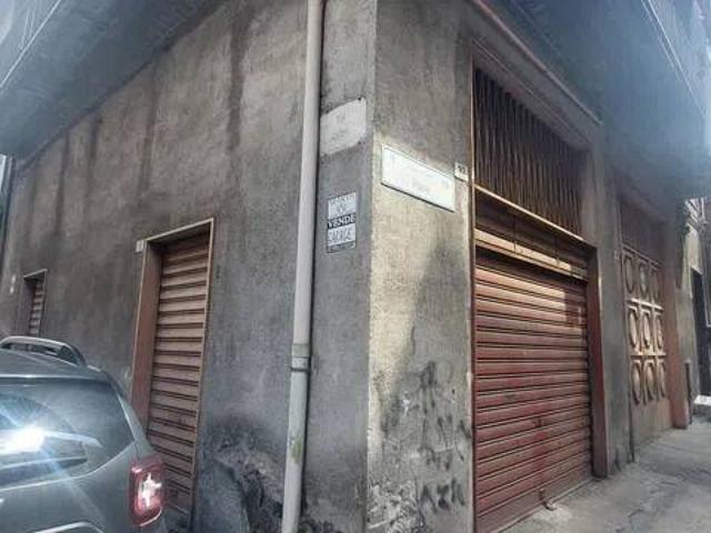 Box in vendita a Paternò, Sicilia