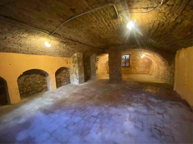 Box in vendita a Borgo Ticino, Pavia