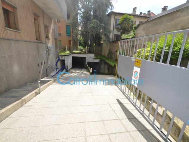 Box in vendita a Pavia, Lombardia