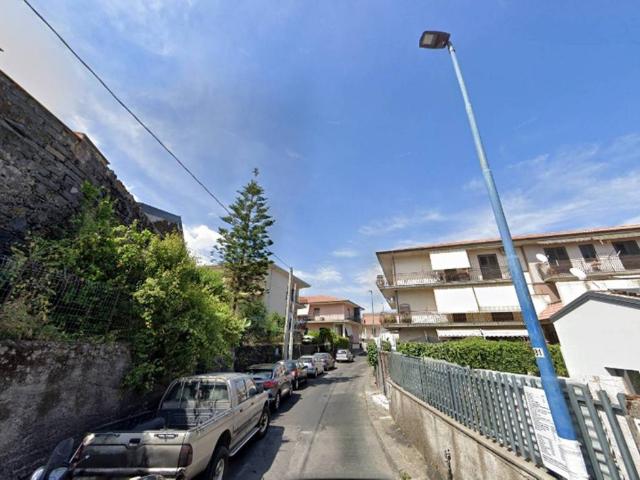 Box in vendita a Pedara, Sicilia