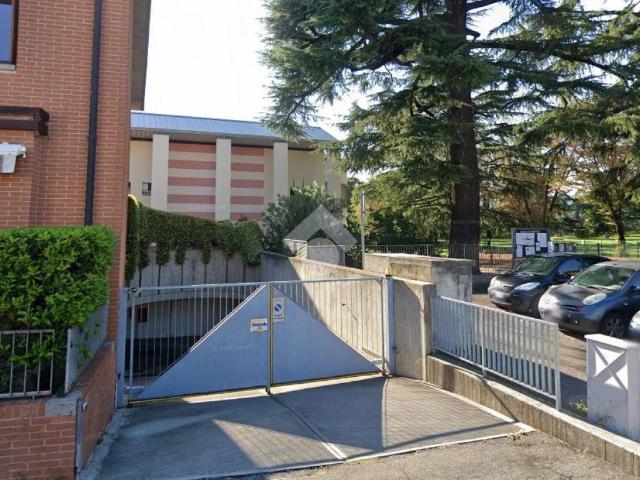 Box in vendita a Pedrengo, Bergamo