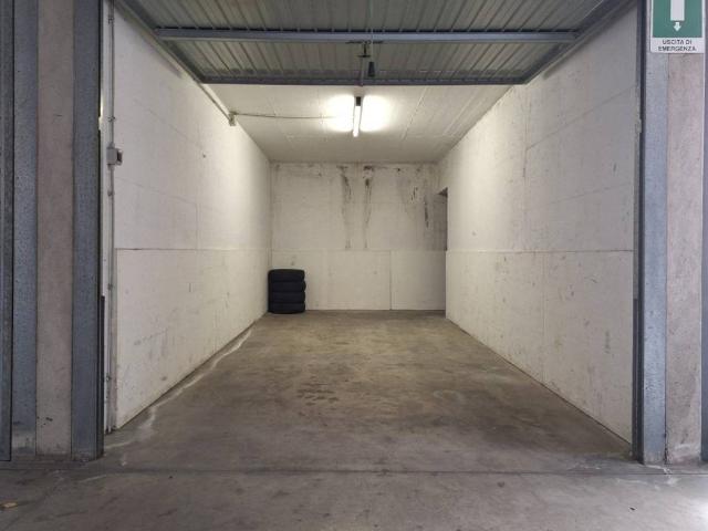 Box in vendita a Pedrengo, Bergamo