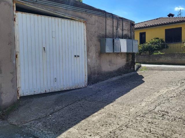 Box in vendita a Penna In Teverina, Umbria