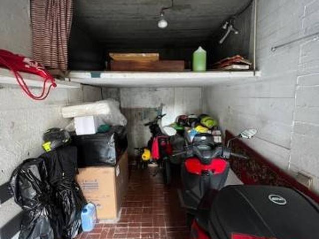 Box in vendita a Pero