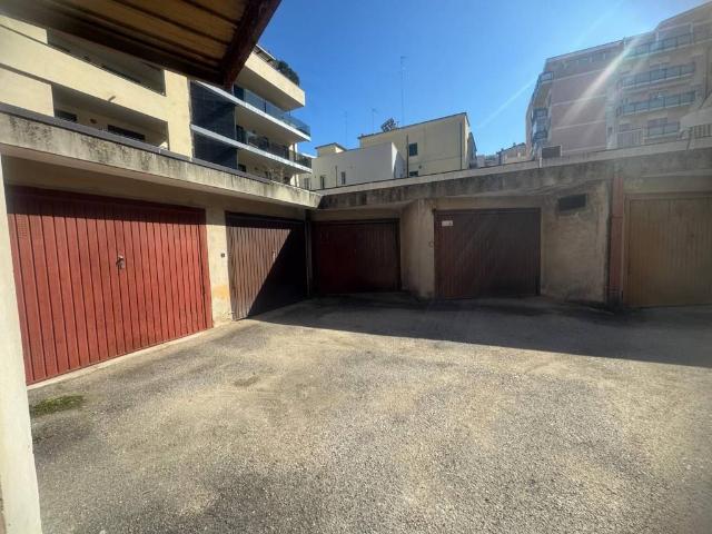 Box in vendita a Pescara, Abruzzo