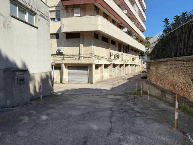 Box in vendita a Pescara, Abruzzo