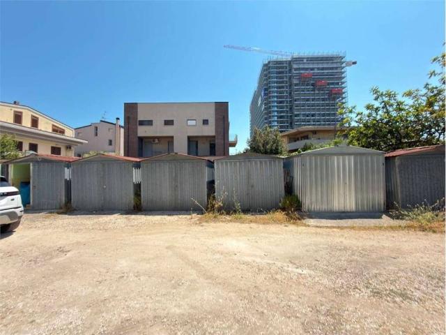 Box in vendita a Porta Nuova, Pescara