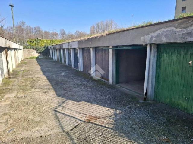 Box in vendita a Pessano Con Bornago, Lombardia
