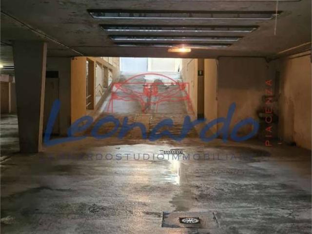Box in vendita a Infrangibile, Piacenza