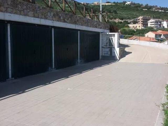 Box in vendita a Pietra Ligure, Liguria