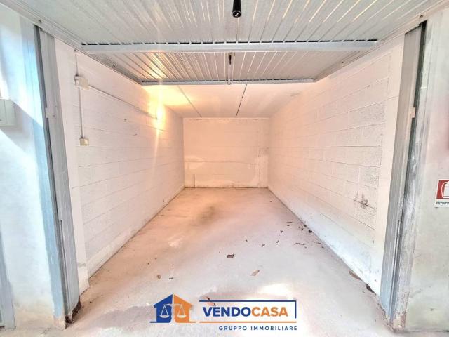 Box in vendita a Pietra Ligure, Liguria