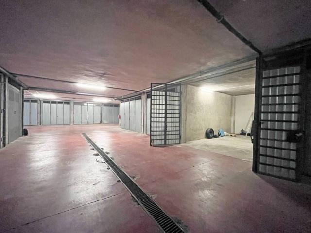 Box in vendita a San Luigi, Pinerolo