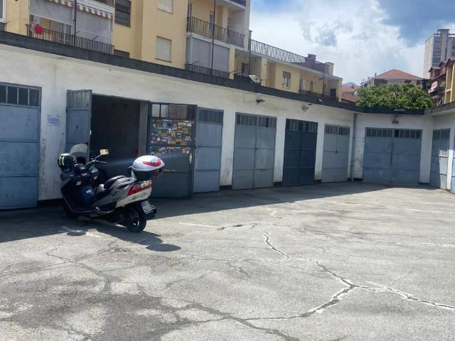 Box in vendita a San Luigi, Piemonte
