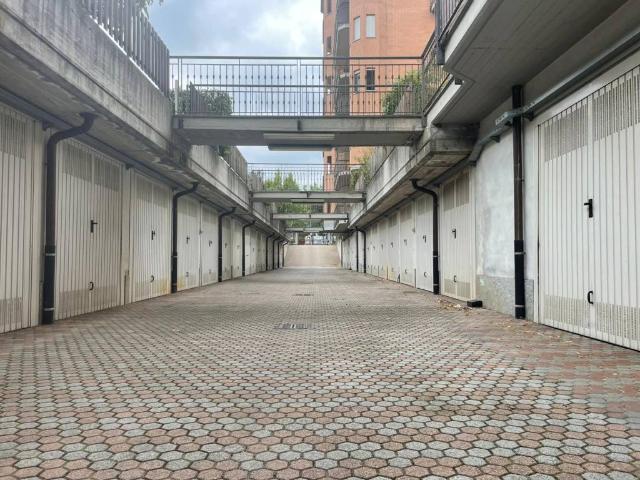Box in vendita a Pinerolo, Torino