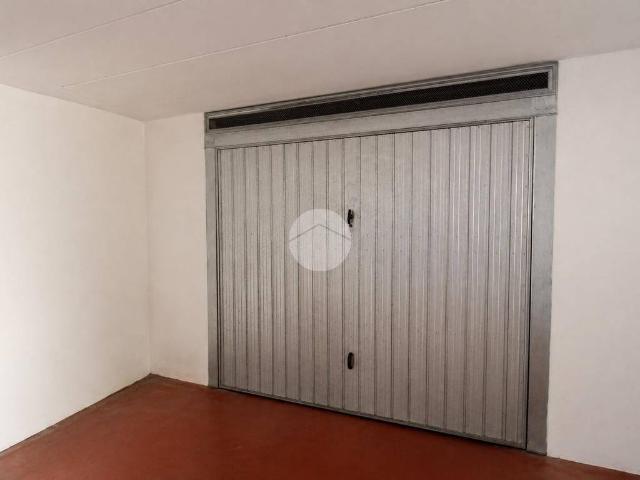 Box in vendita a Quartiere dei poeti, Pineto