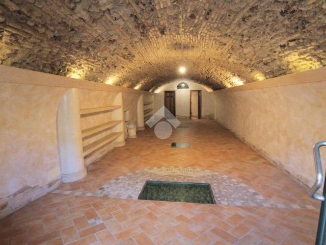Box in vendita a Poggio Mirteto, Lazio