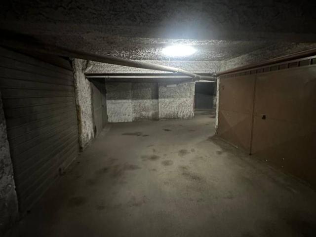 Box in vendita a Pollena Trocchia, Campania