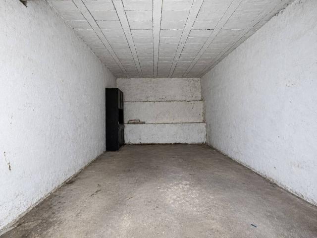 Box in vendita a Torvajanica, Pomezia