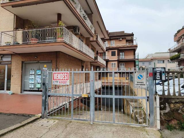 Box in vendita a Primavera, Roma Capitale