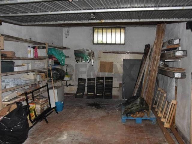 Box in vendita a Laurentum, Roma Capitale