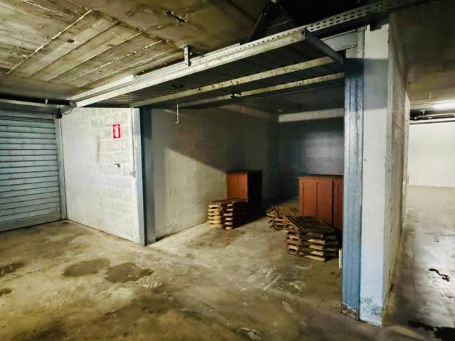 Box in vendita a Colli di Enea, Pomezia