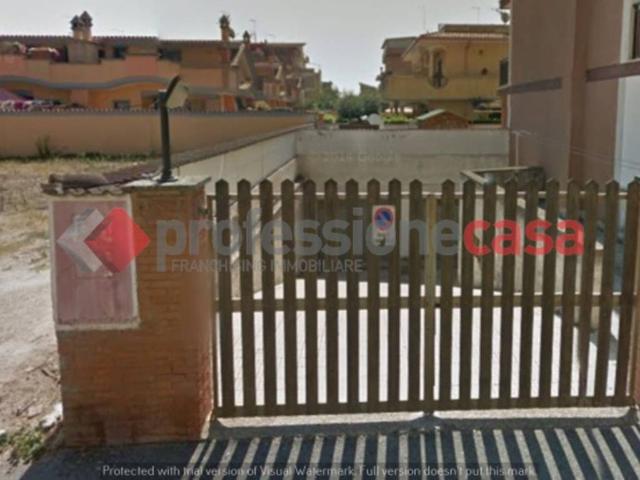 Box in vendita a Torvajanica, Roma Capitale