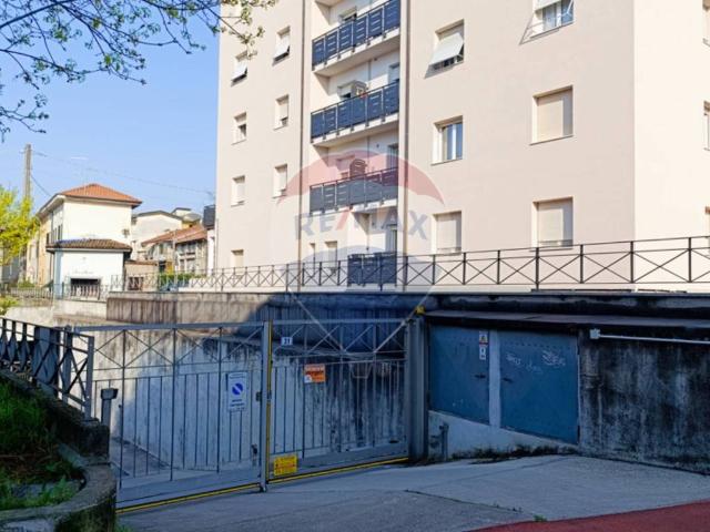 Box in vendita a Ponte San Pietro, Lombardia