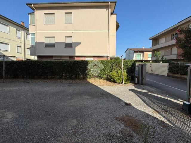 Box in vendita a Romito, Pontedera